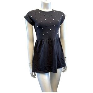 DEX babydoll tunic top with pearl accents. New condition. Stretch material